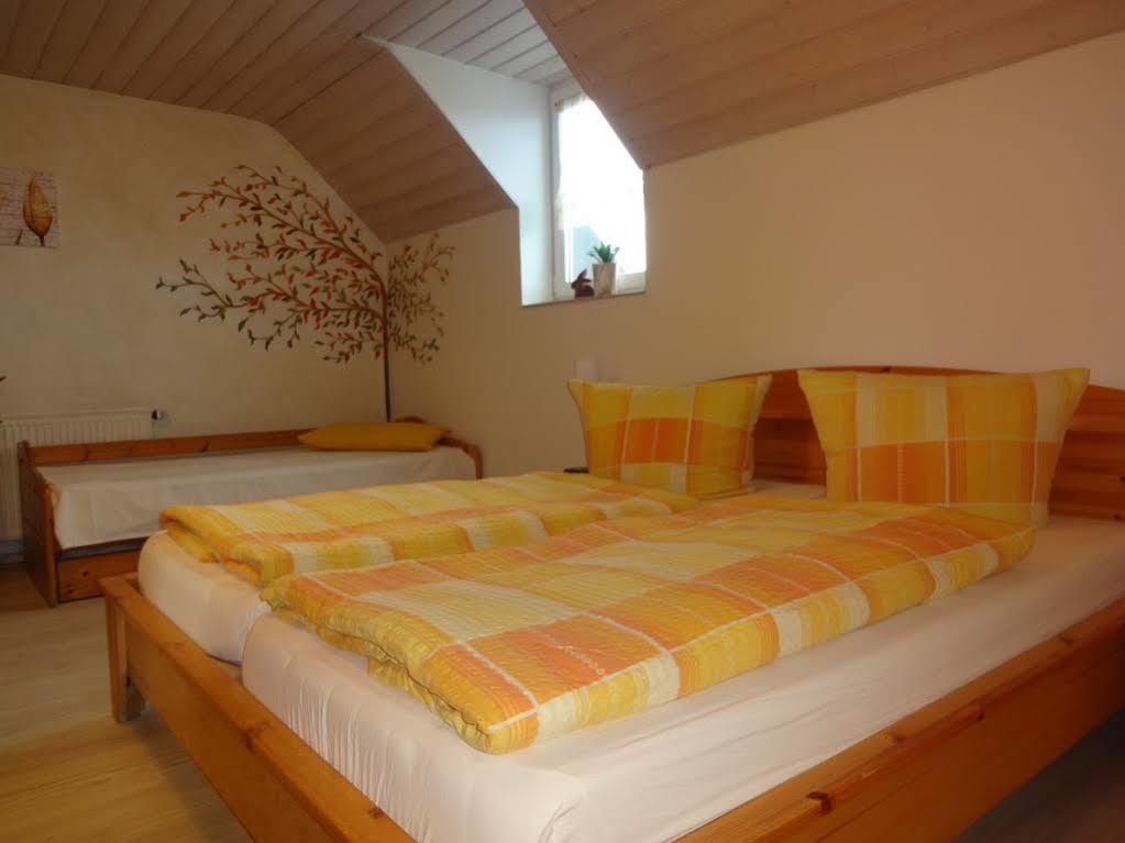 Gastehaus Gluck Wir Haben Immer Eintrittskarten Fur Den Europa-Park Fur Sie! Hotel Rust Kültér fotó